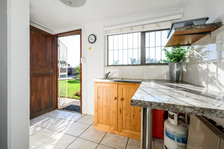 8 Bedroom Property for Sale in Summerstrand Eastern Cape